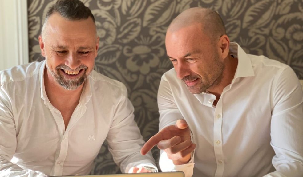 L-R: Darren Lee and Mark Ward