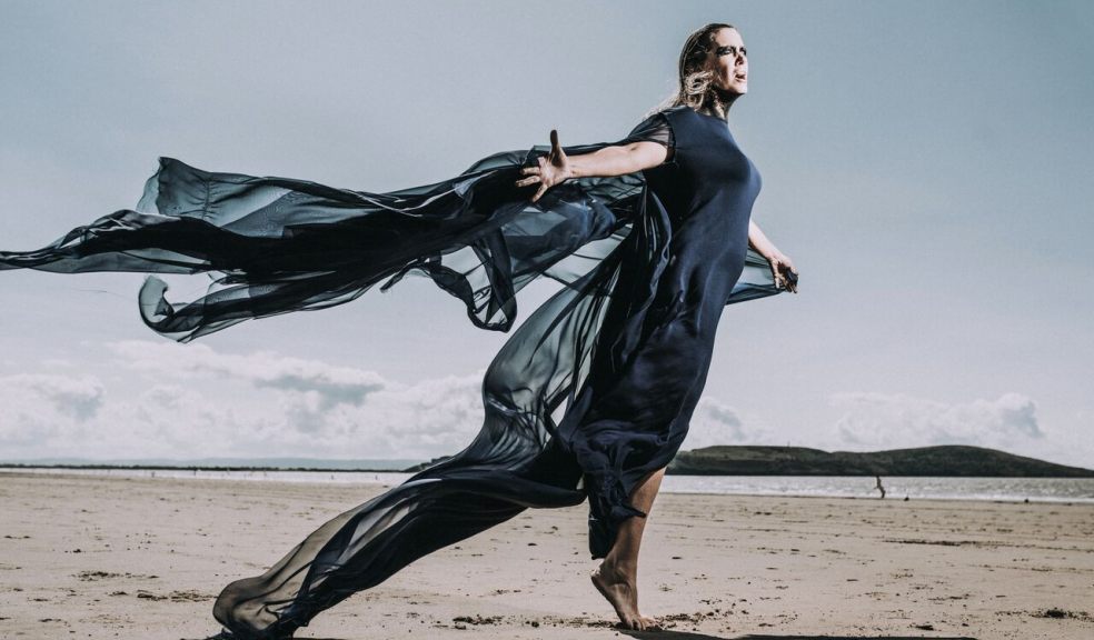 Sarah White as Medea. Image: Matt Austin.