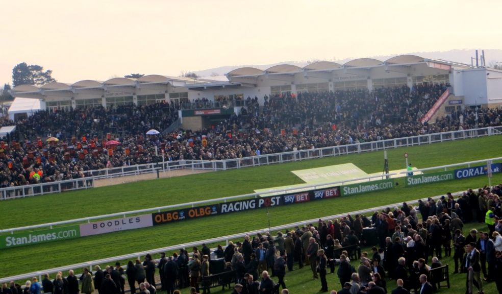 Cheltenham racecourse" (CC BY-SA 2.0) by Carine06 https://www.flickr.com/photos/43555660@N00/13178120104/