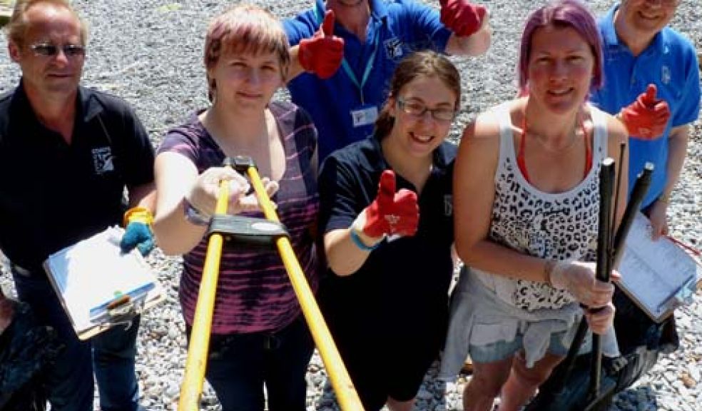 Living Coasts beach clean