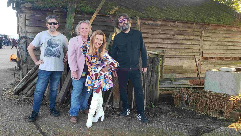 Remember A Day; The Music Scene Then And Now The Honey Pot band from Devon . An article about the live music scene today .