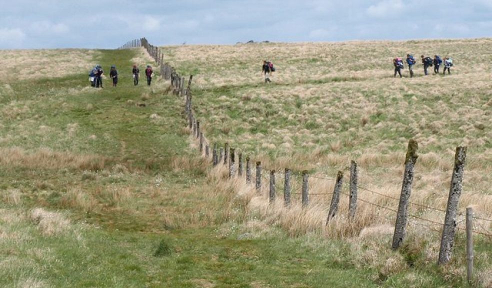 Two ten tors teams converge in 2011 © Copyright Derek Harper and licensed for reuse under this Creative Commons Licence.