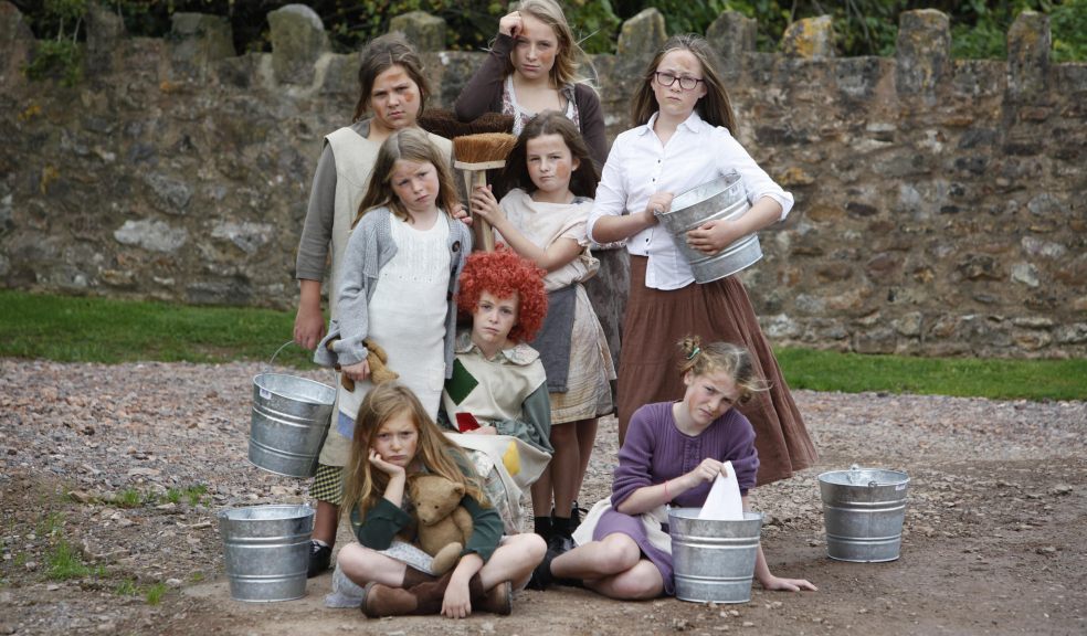 Activ8 theatre production of Annie