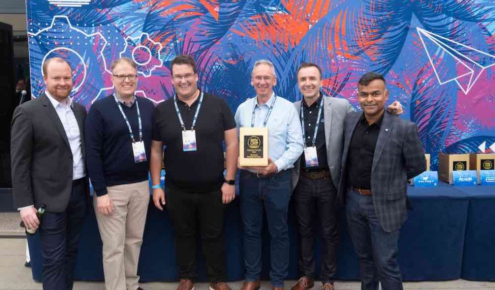 IT specialist Bluegrass is presented with its Golden Pioneer of the Year Award at DattoCon 19