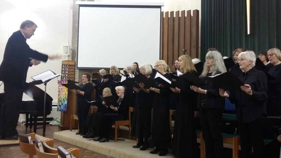 Brent Singers with Richard Lea Ian Wintersgill speaking. Photos: B.Balint