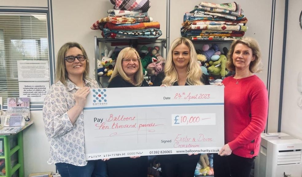Crematatorium Administrators Jo Andrews (centre left) and Alex Alldis (centre right) alongisde colleagues from Balloons charity.