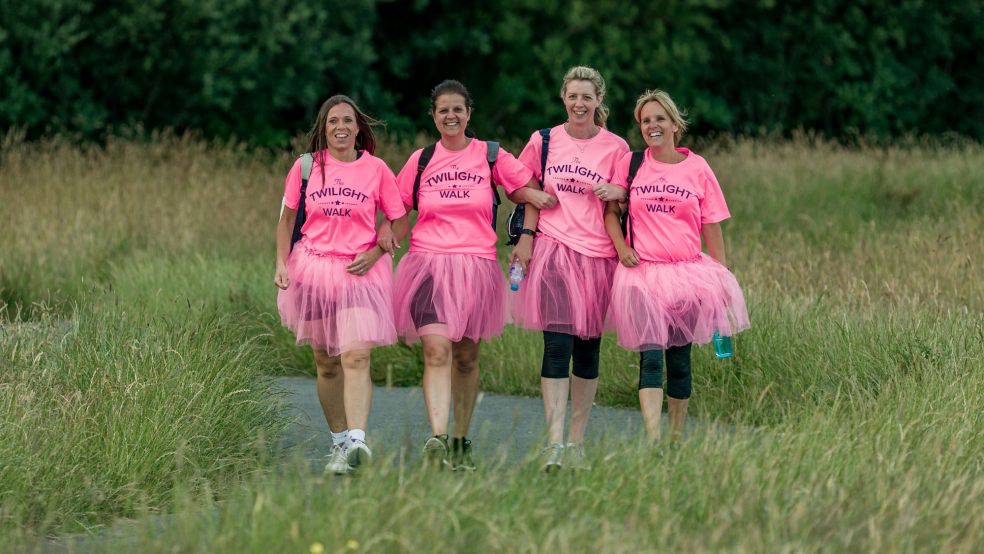 Hospiscare Twilight Walk participants 