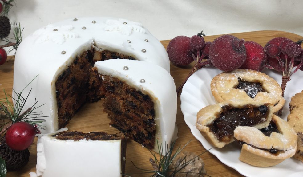 christmas cake and mince pies