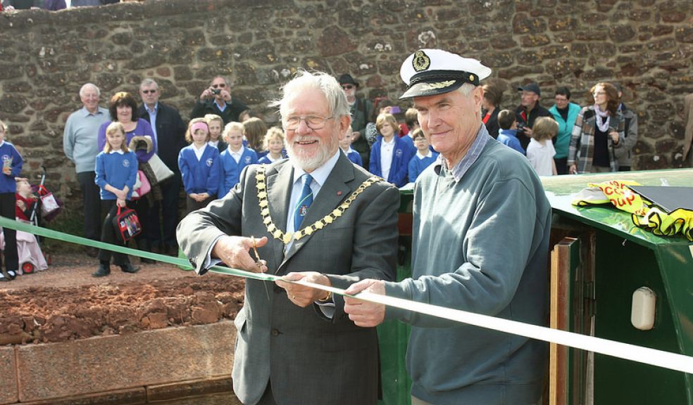 Cllr Bernard Hughes and Cllr Ken Browse officially open the Canal