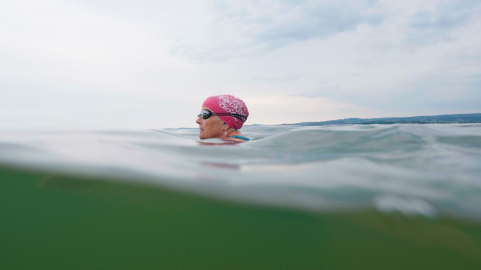 Jo Bateman Jo Bateman swimming