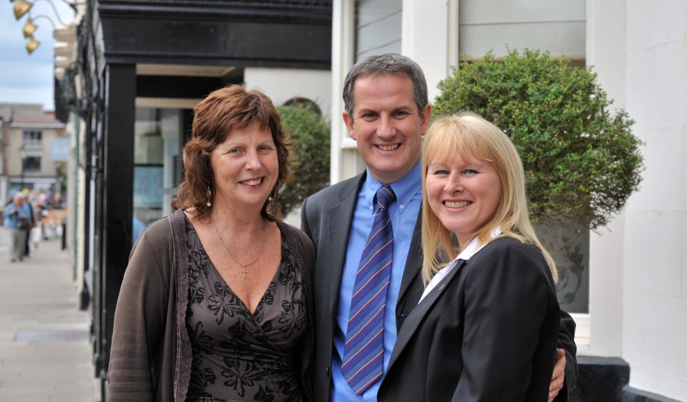 Caroline Davis, Mark Tyler, Ally Colton