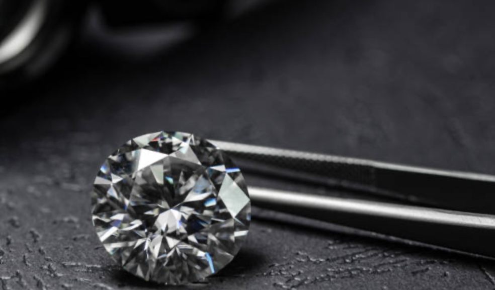 Diamond Size Matters: Understanding Lab-Made Diamonds Diamond Size Matters: Understanding Lab-Made Diamonds