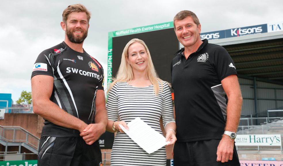 Anna Pryce, Sales & Services Manager at Nuffield Health Exeter Hospital, presents the new signed contract to Geoff Parling & Rob Baxter of Exeter Chiefs.