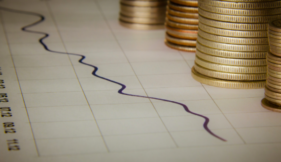 "Graph With Stacks Of Coins" (CC BY-SA 2.0) by kenteegardin