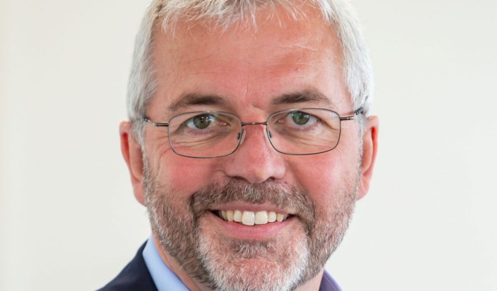 Simon Howes