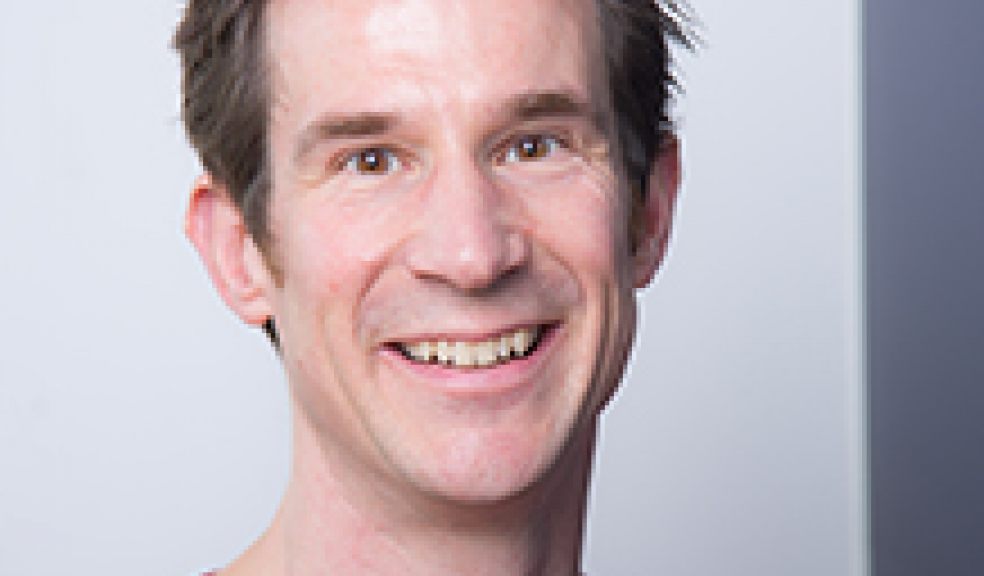 Prof Stephen Simpson