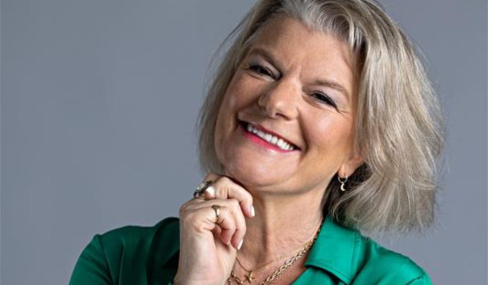 Veronica Henry.
