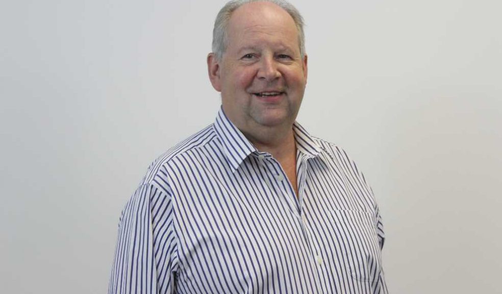 Simon Dutton Simon Dutton