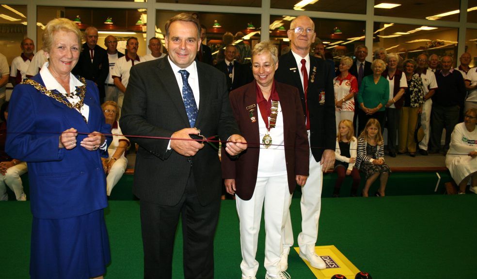 Neil Parish cuts the ribbon