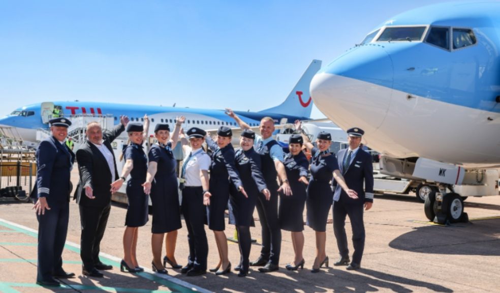 TUI cabin crew and pilots with Stephen Wiltshire.