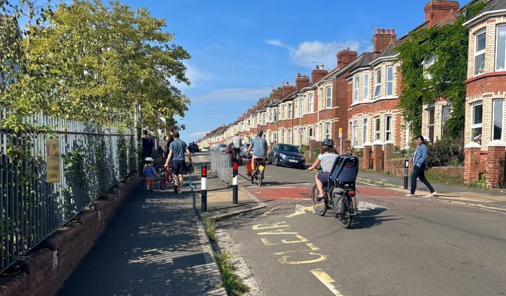 School run on Ladysmith Road, Exeter (Picture courtesy: Heavitree and Whipton Liveable Neighbourhood Group).