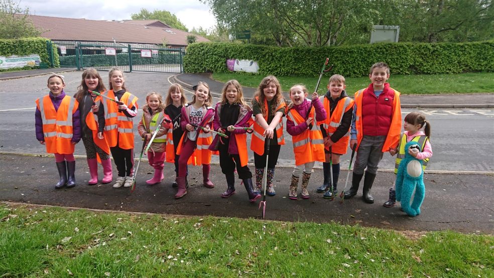 Young litter pickers described as “environmental champions”