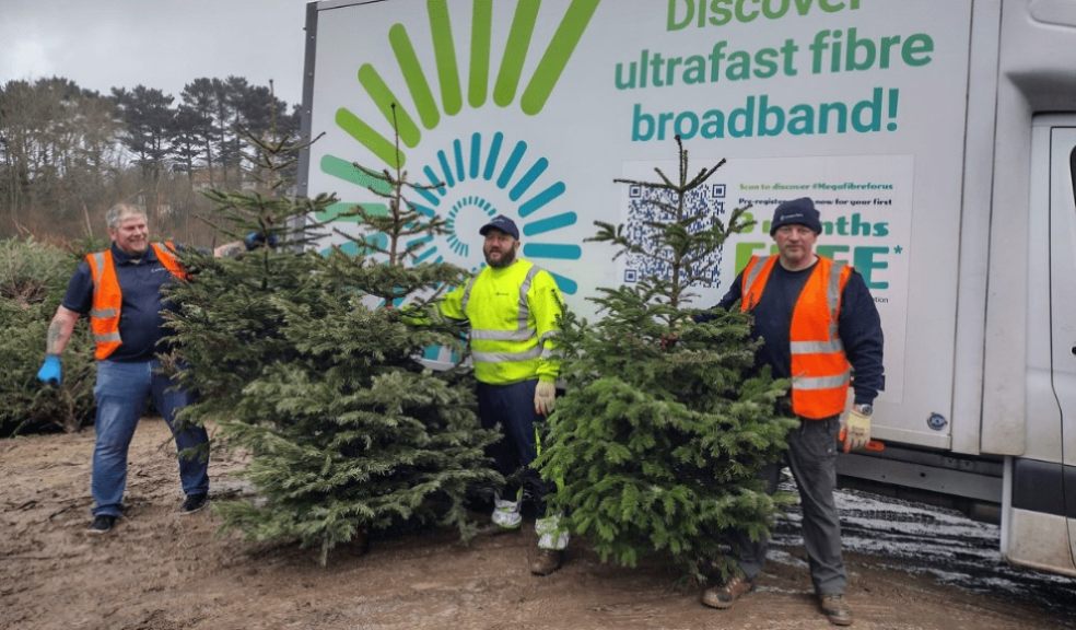 Jurassic Fibre supports Hospiscare with Christmas trees recycling scheme