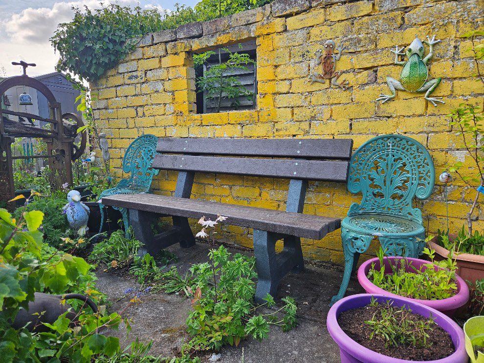 ecycled-plastic garden bench in scotland