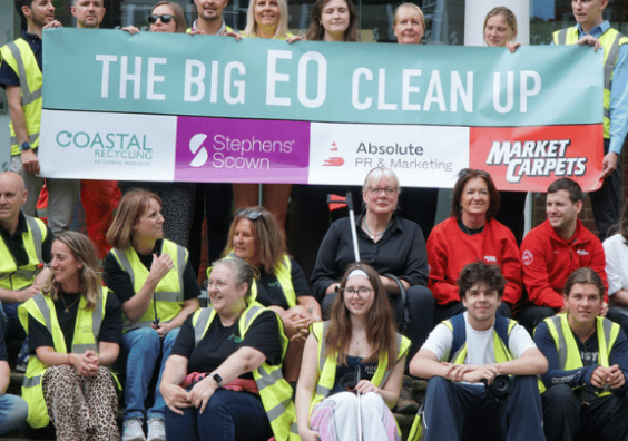 Students and volunteers at the Big EO Clean Up Students and volunteers at the Big EO Clean Up