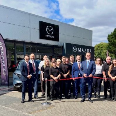 Mazda UK Managing Director, Jeremy Thomson officially opens Eden Motor Group’s new Exeter dealership.