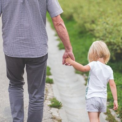 Children shouldn’t lose touch with grandparents  when parents divorce or separate