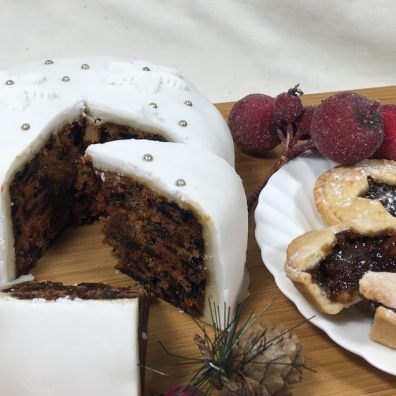 christmas cake and mince pies